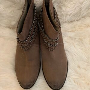 Matisse Planet Booties In Mocha